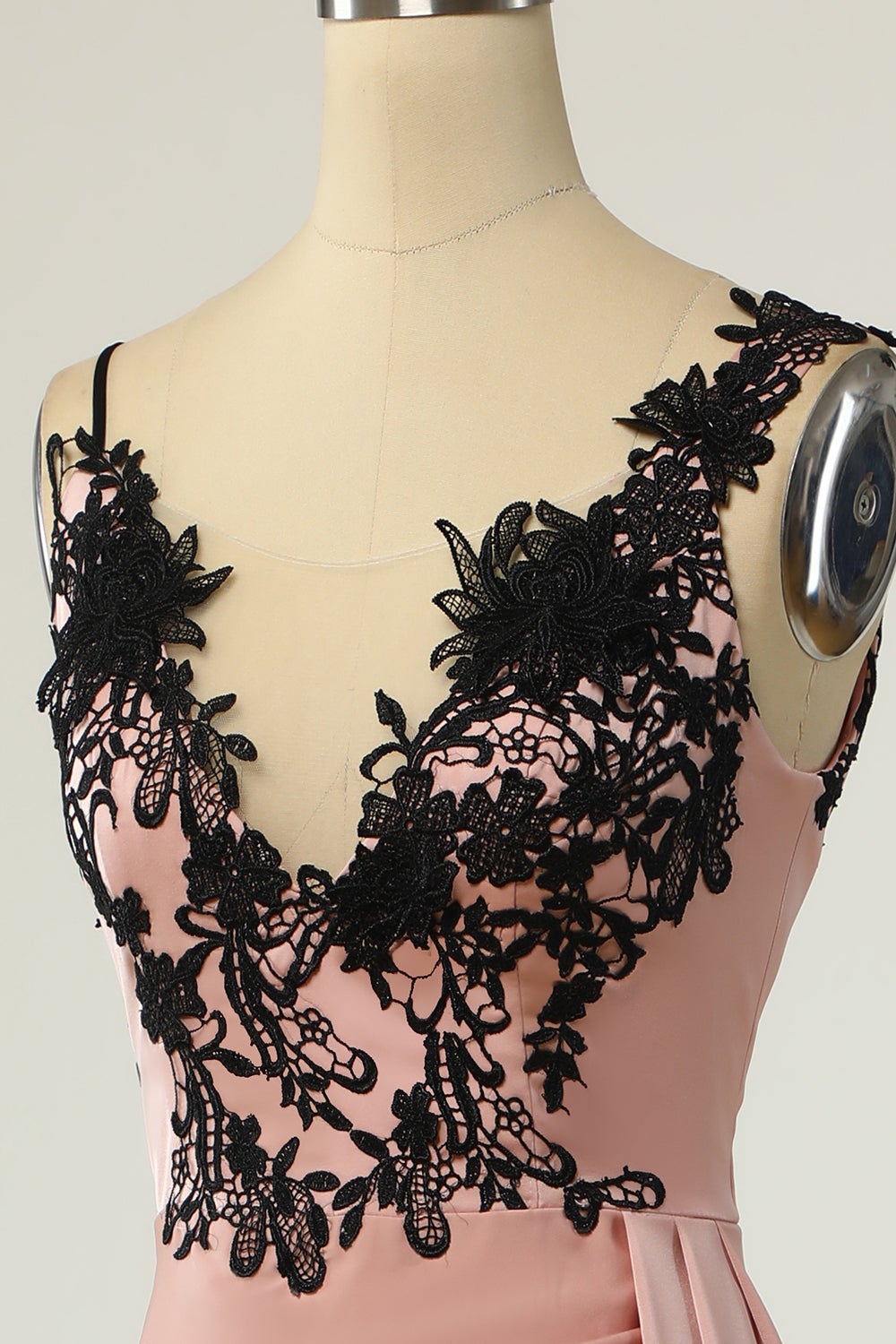 Vestido de festa de joelho nud de pescoço preto de baia preta