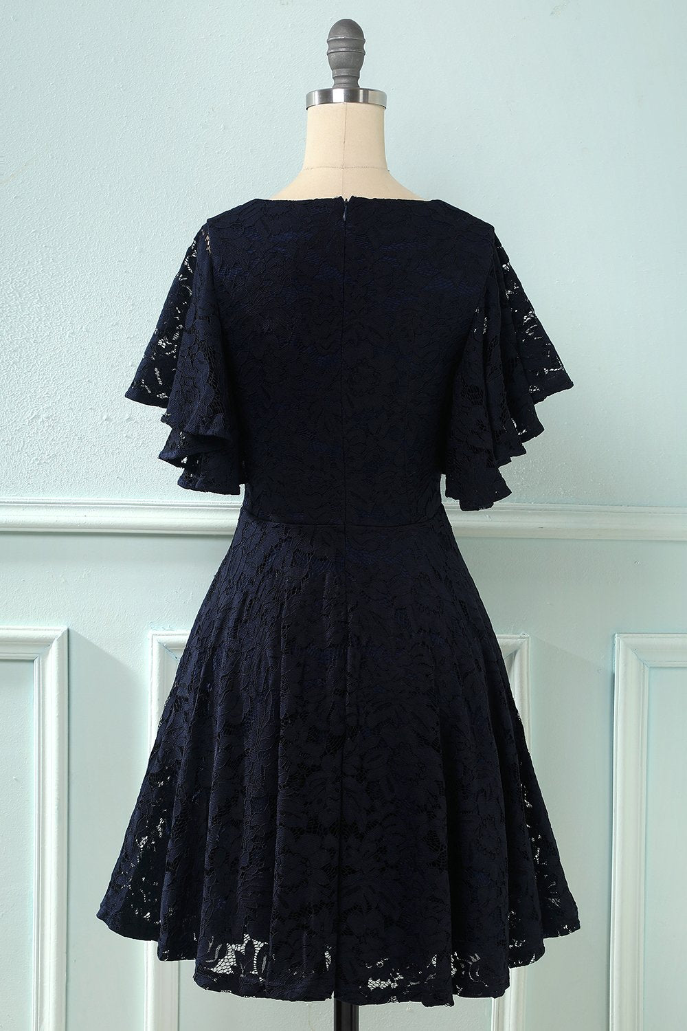 Vestido de renda de mangas de batwing