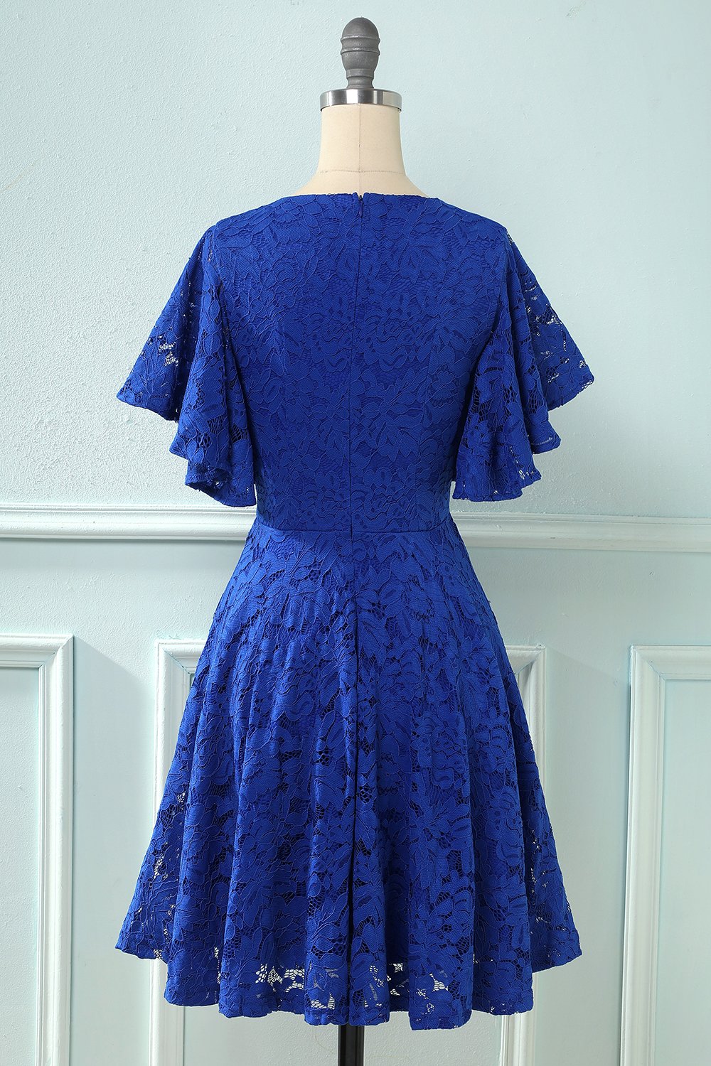 Vestido de renda de mangas de batwing