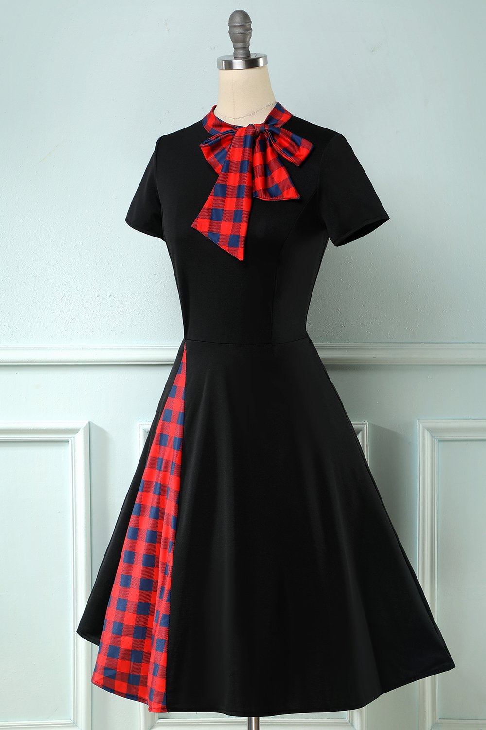 Vestido preto plaid swing 1950s