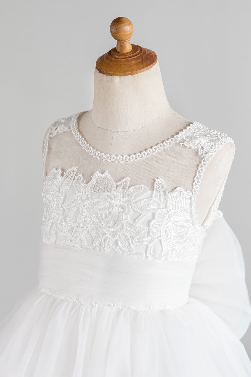 Vestido de menina flor branca com arco