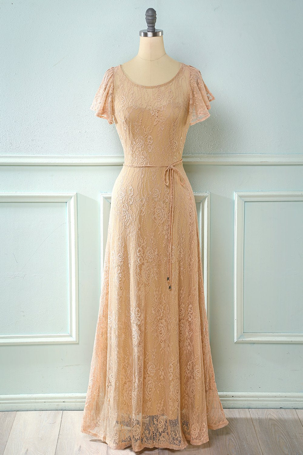 Vestido de renda comprida de champanhe