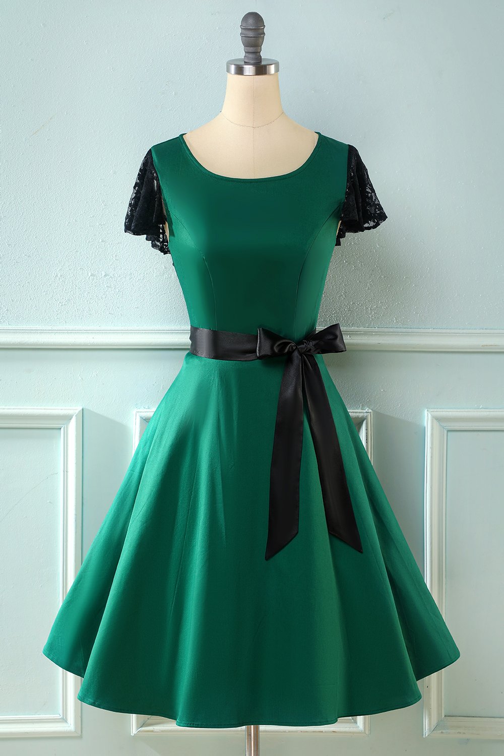 Vestido verde de balanço dos anos 50 com renda
