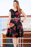 Vestido preto estampado rosa