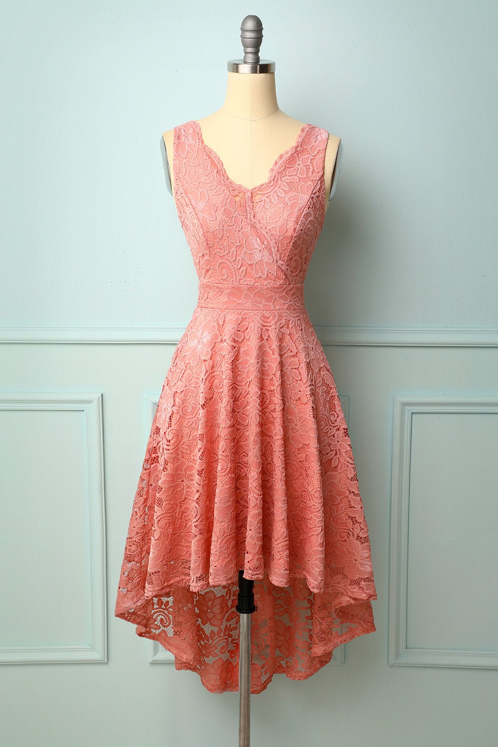 Vestido de renda com decote em v blush