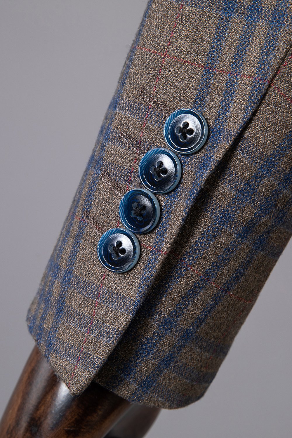 Castanho Xadrez Lapela de Pico Duplo Peito Terno Masculino