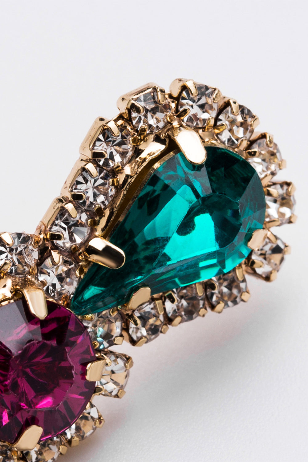 Brincos coloridos de missangas