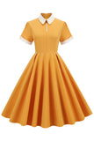Vestido vintage azul claro dos anos 50 com mangas