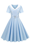 Vestido preto de balanço dos anos 50 com cinto