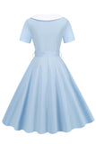 Vestido preto de balanço dos anos 50 com cinto
