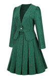 Um vestido vintage xadrez de grade v pescoço verde