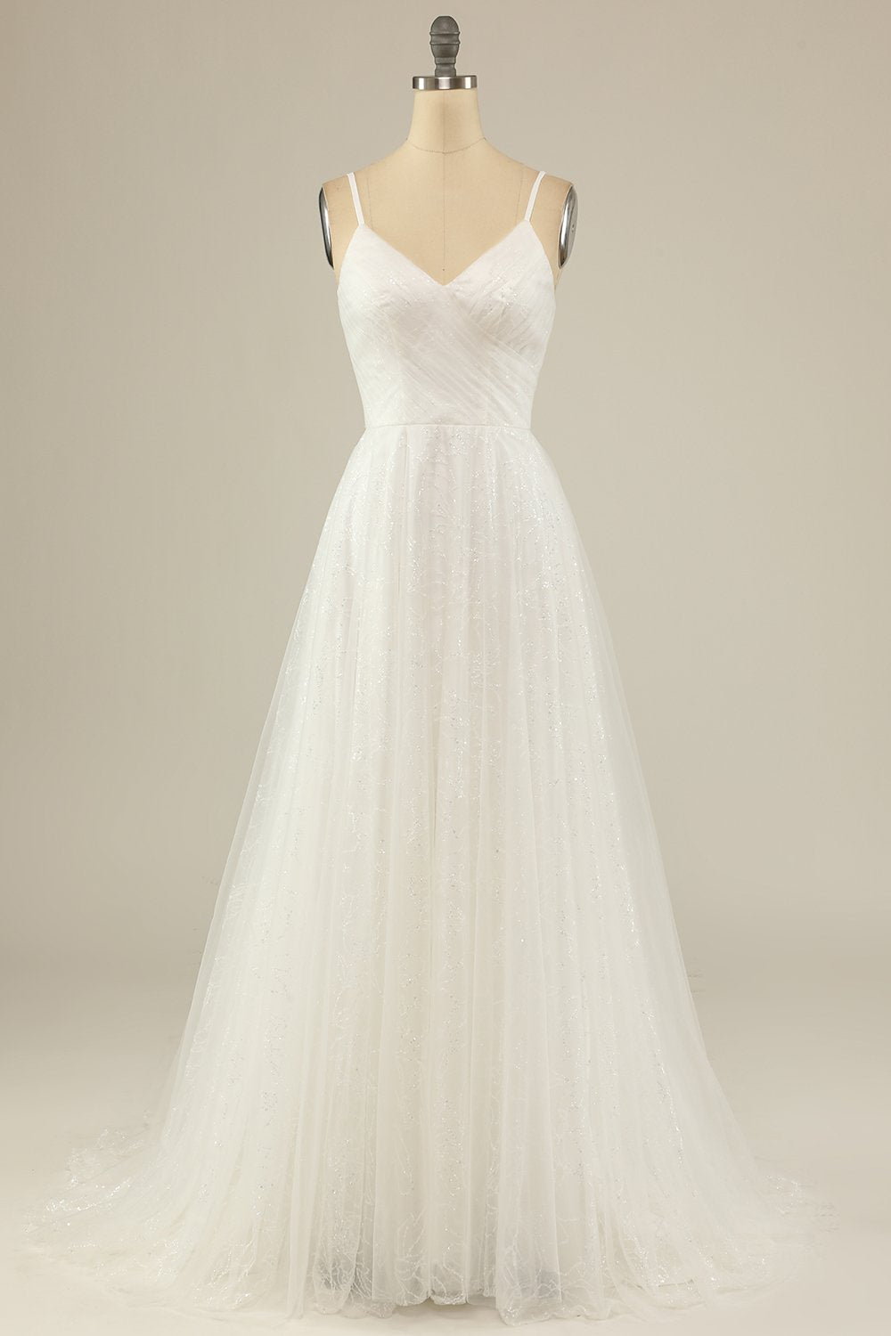 Um vestido de festa de tule de espaguete de linha