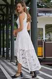 Vestido assimétrico de renda branca
