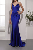 Vestido de noite de cetim azul royal