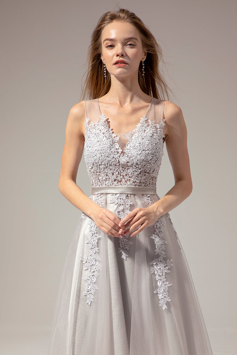 Vestido de renda prateado