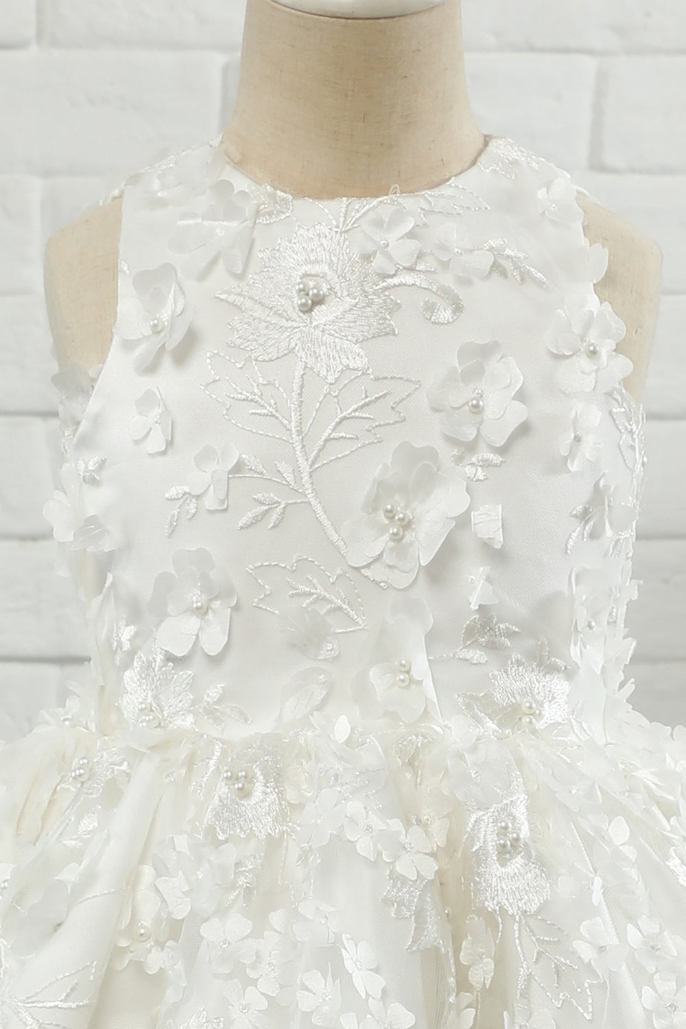 Vestido de menina flor sem mangas de aplique branco