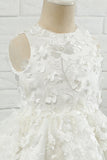 Vestido de menina flor sem mangas de aplique branco