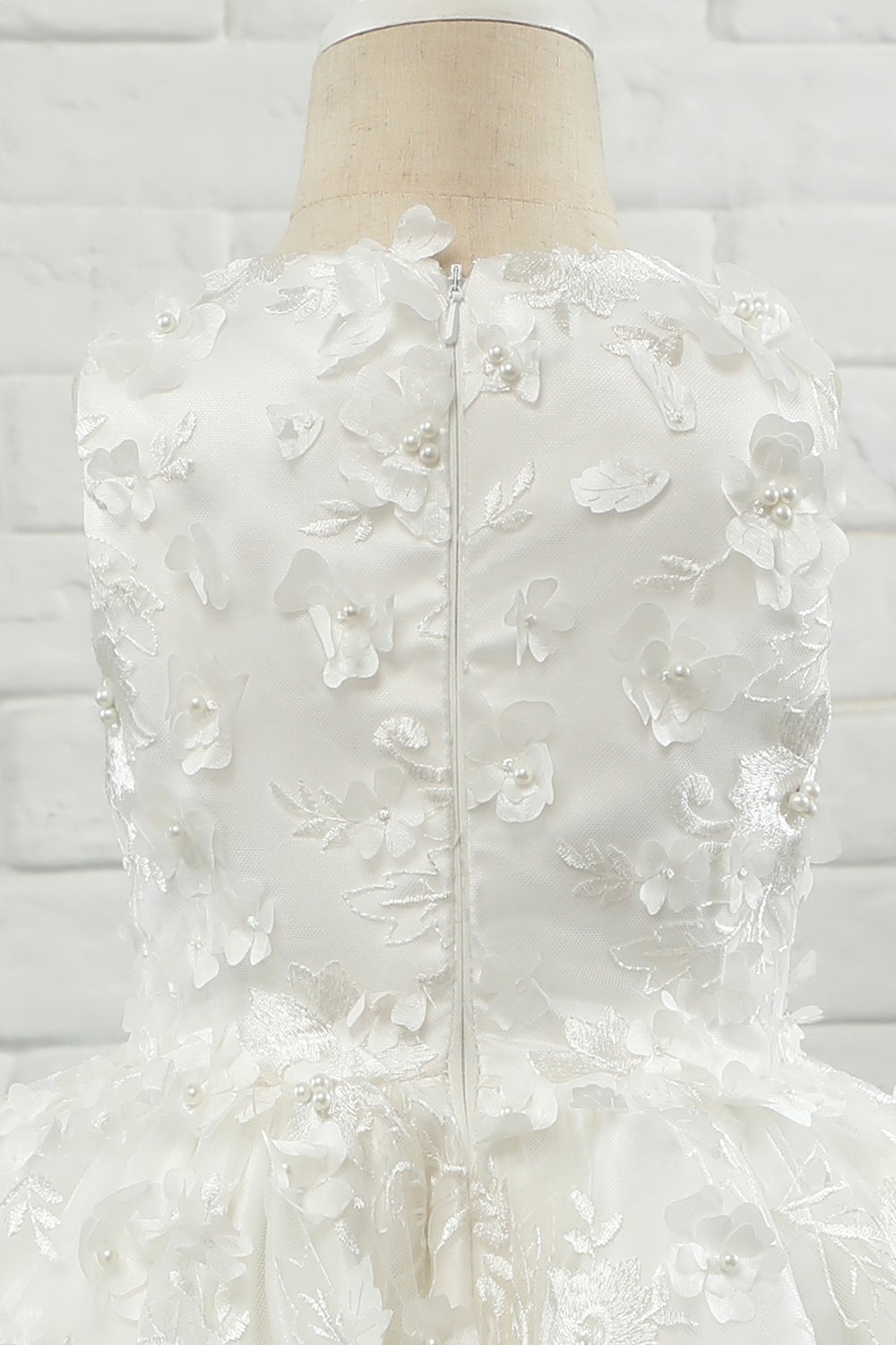 Vestido de menina flor sem mangas de aplique branco