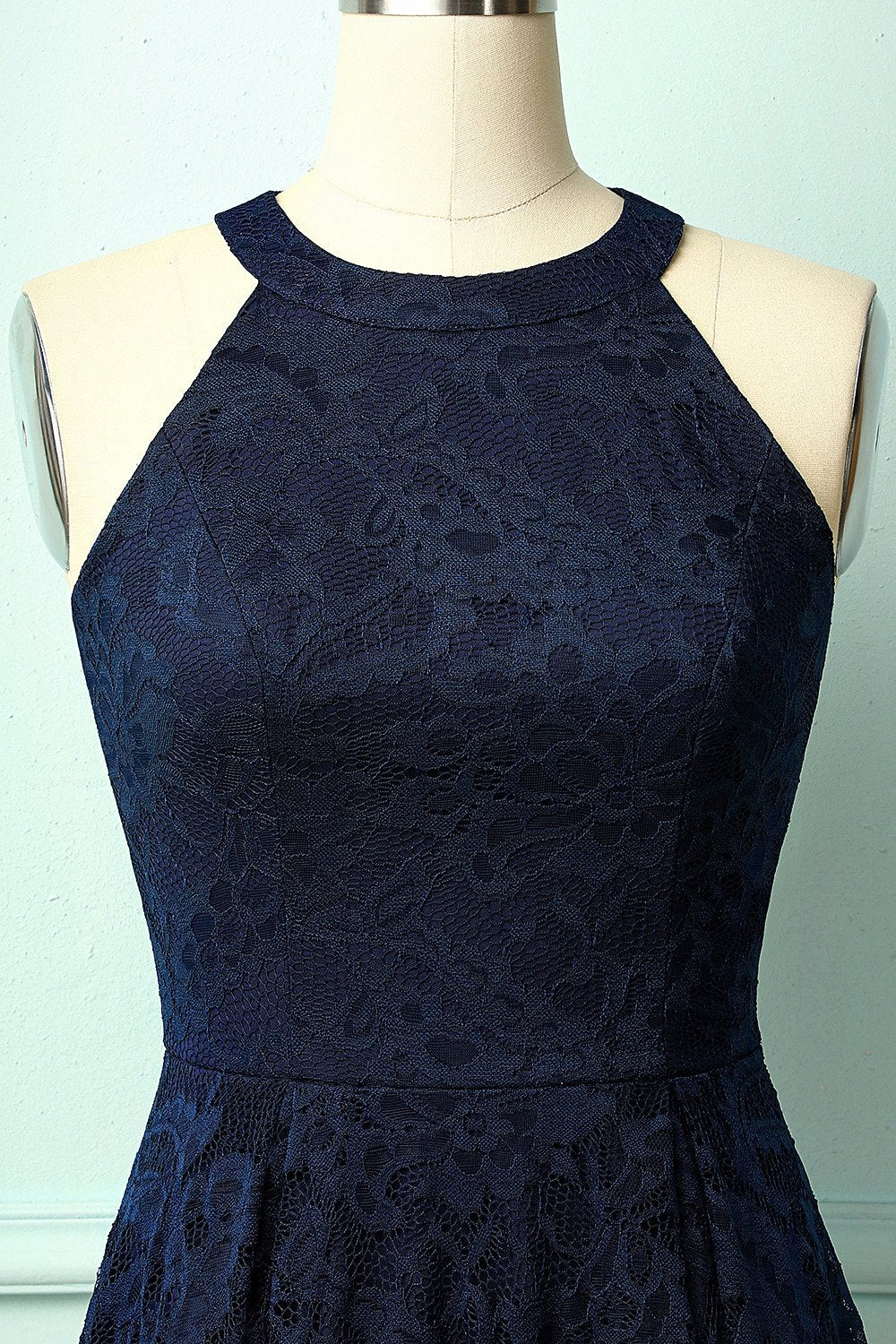 Vestido assimétrico de renda azul marinho