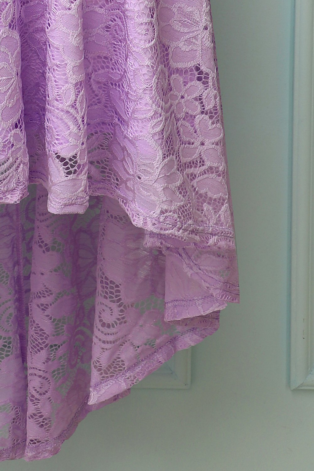 Vestido de renda com decote em v de lavanda