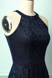 Vestido assimétrico de renda azul marinho