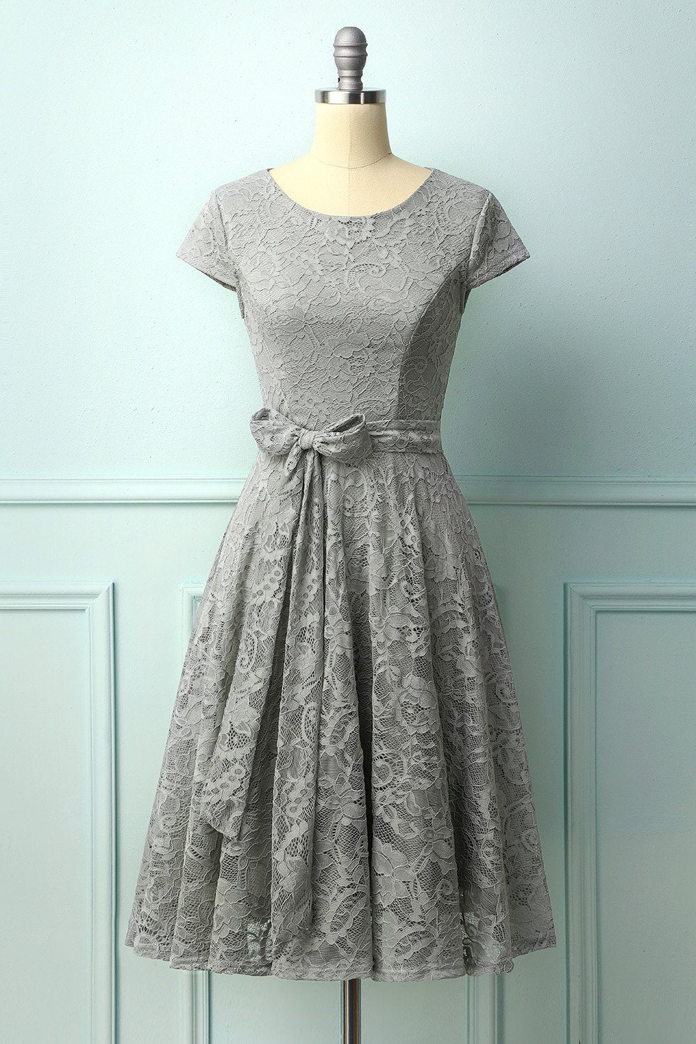 Vestido Midi de Renda Cinza
