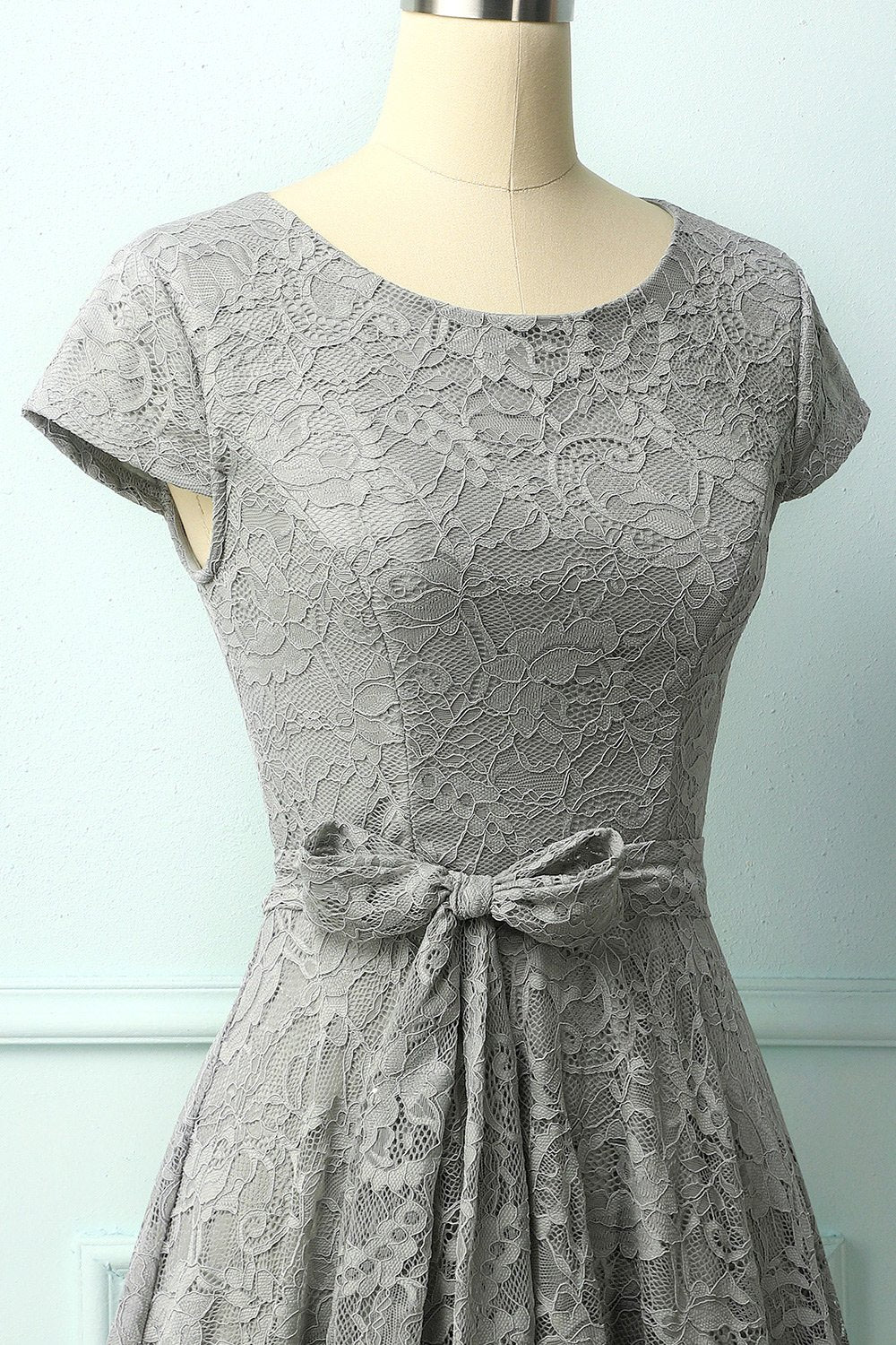Vestido Midi de Renda Cinza