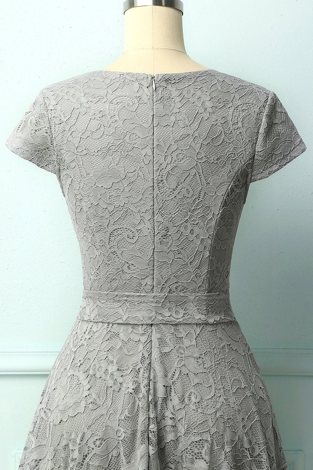 Vestido Midi de Renda Cinza