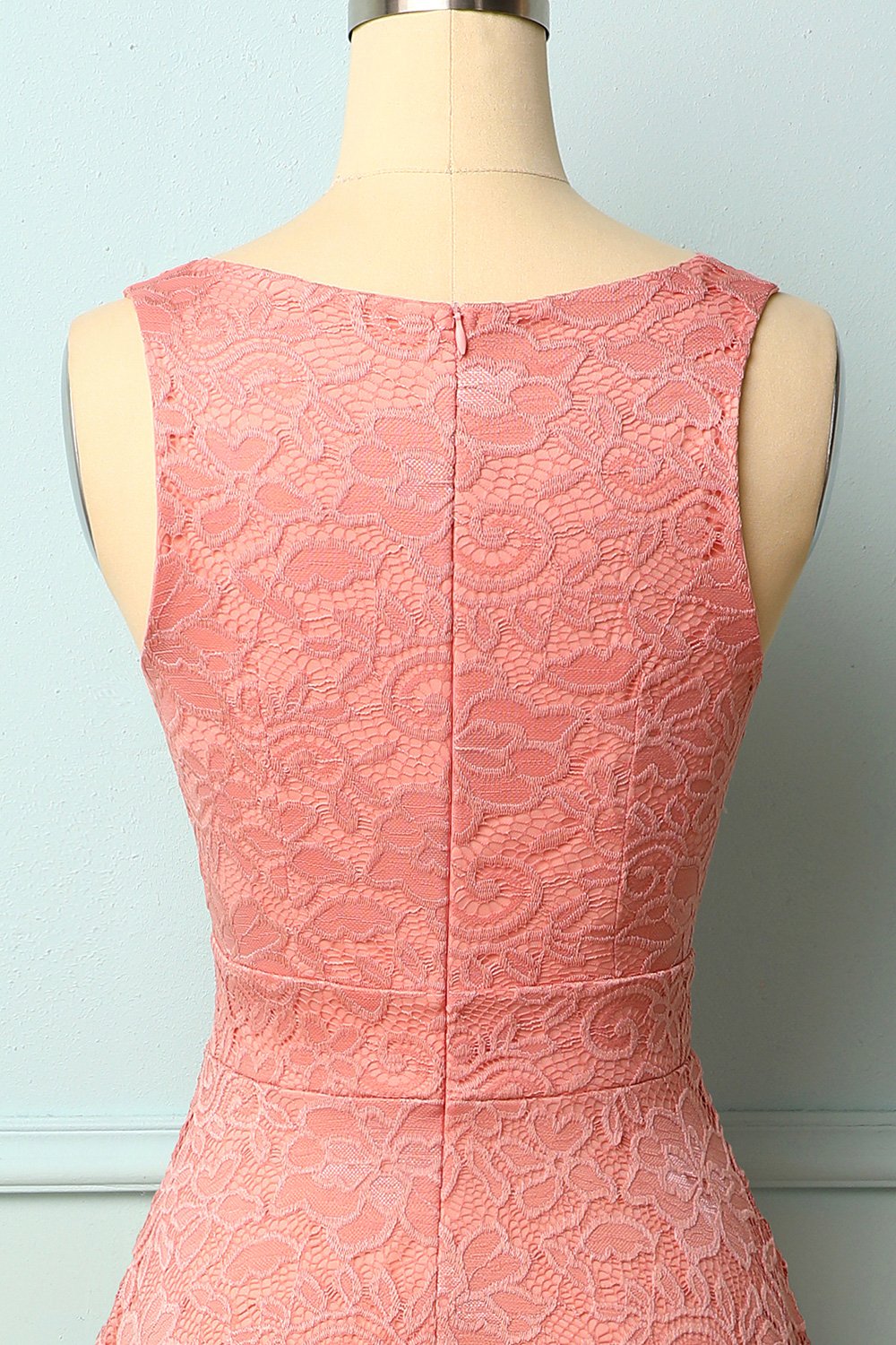 Vestido de renda com decote em v blush
