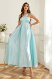 Um ombro claro verde vestido mãe