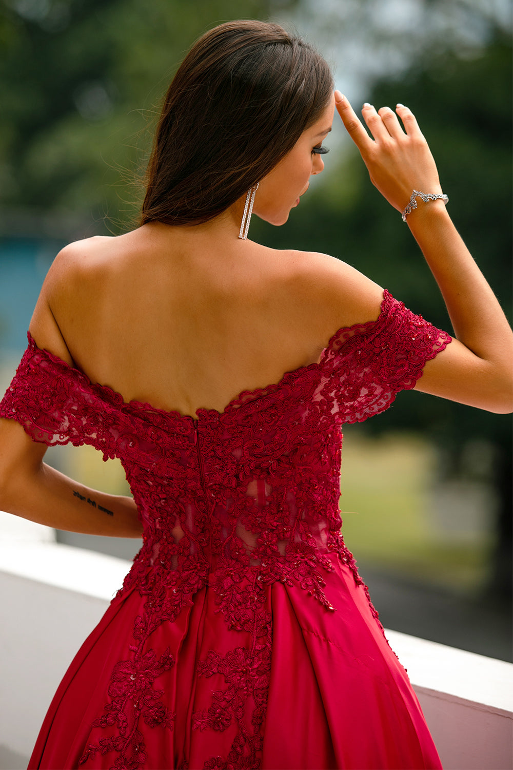 Vermelho fora do ombro Vestidos de Cerimónia