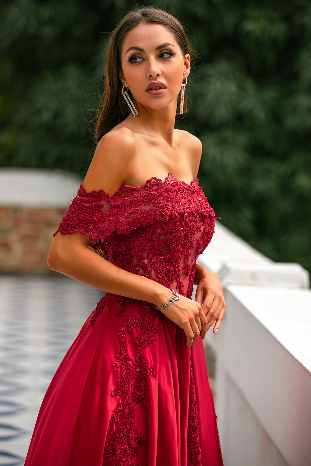 Vermelho fora do ombro Vestidos de Cerimónia