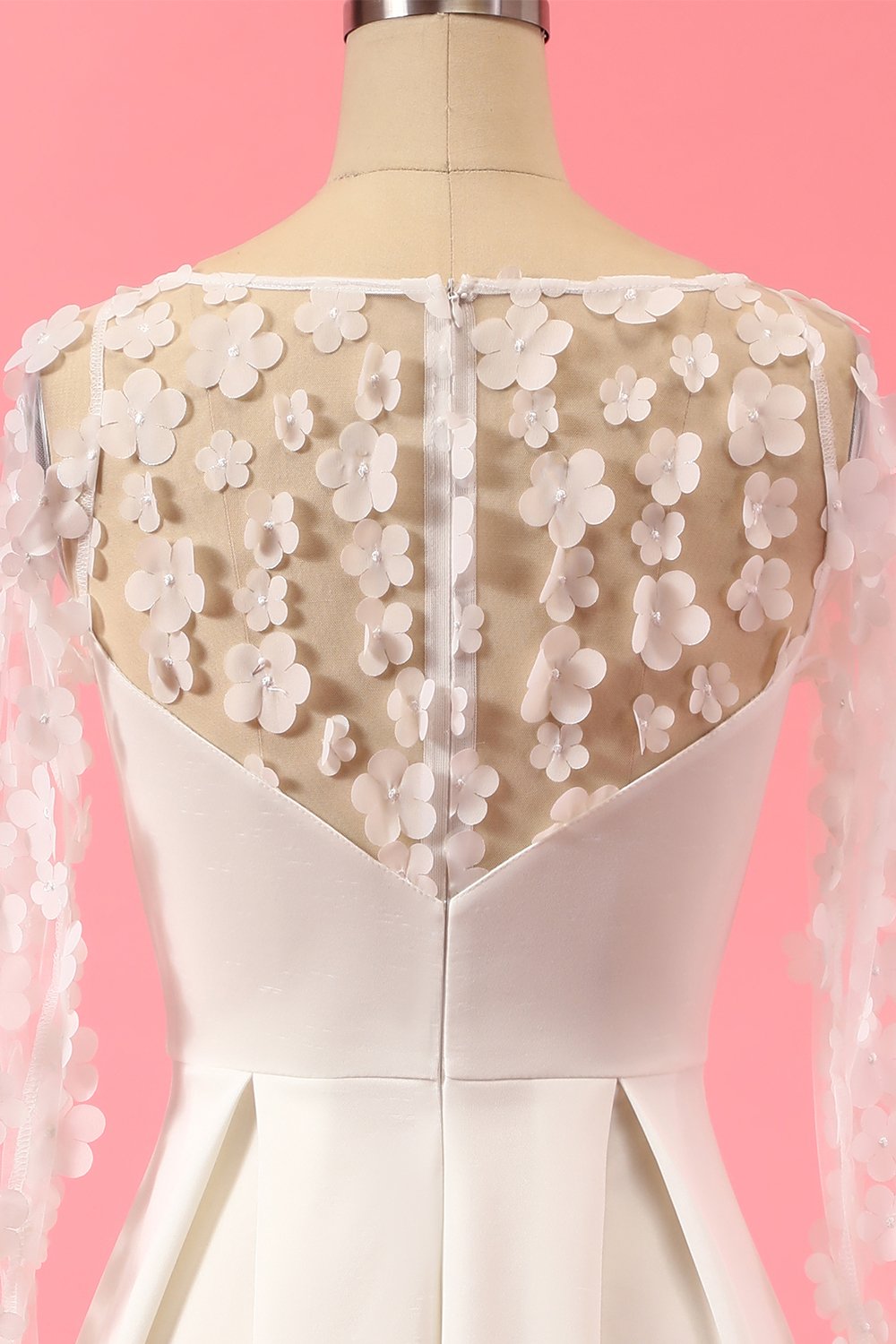 Vestido branco partido do laço