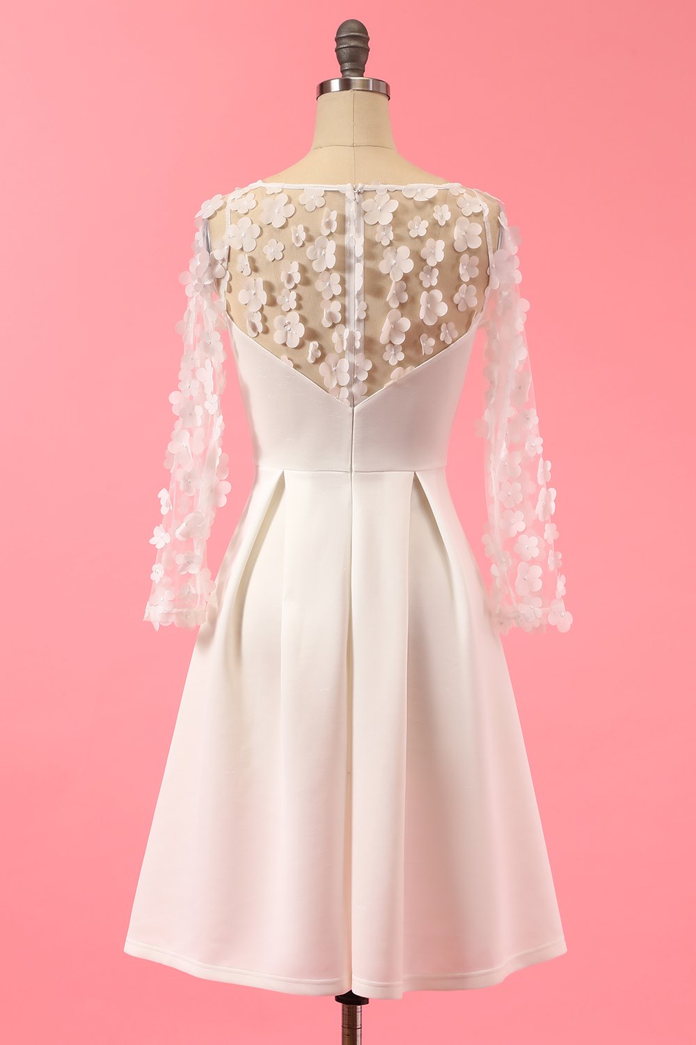 Vestido branco partido do laço