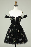 Preto Uma linha fora do ombro Homecoming Dress