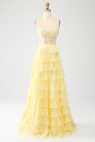 Vestido de baile amarelo querido em camadas