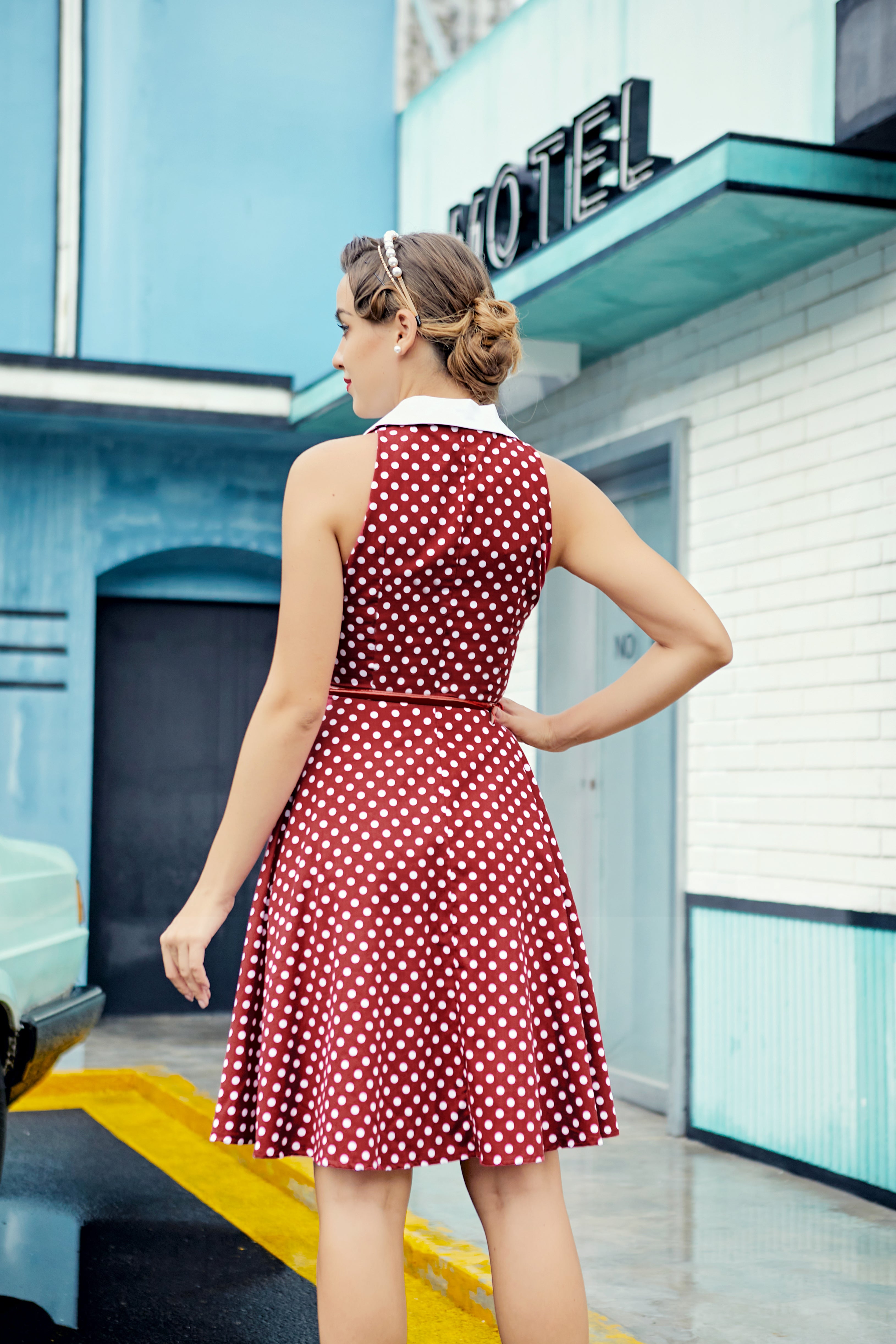 Vestido Borgonha com Bolinhas Brancas
