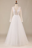 A Linha Deep V-Neck Ivory Tulle Sweep Train Vestido de Noiva com Renda