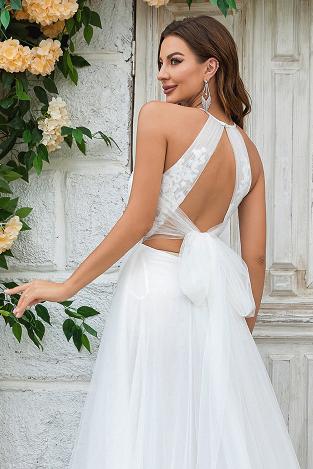 Marfim Open Back Tulle Sweep Train Vestido de Noiva com Renda