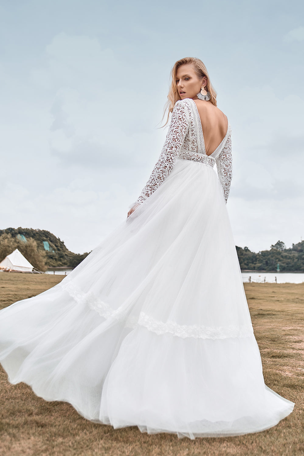 Renda mangas compridas profundo V-neck Boho vestido de noiva com backless