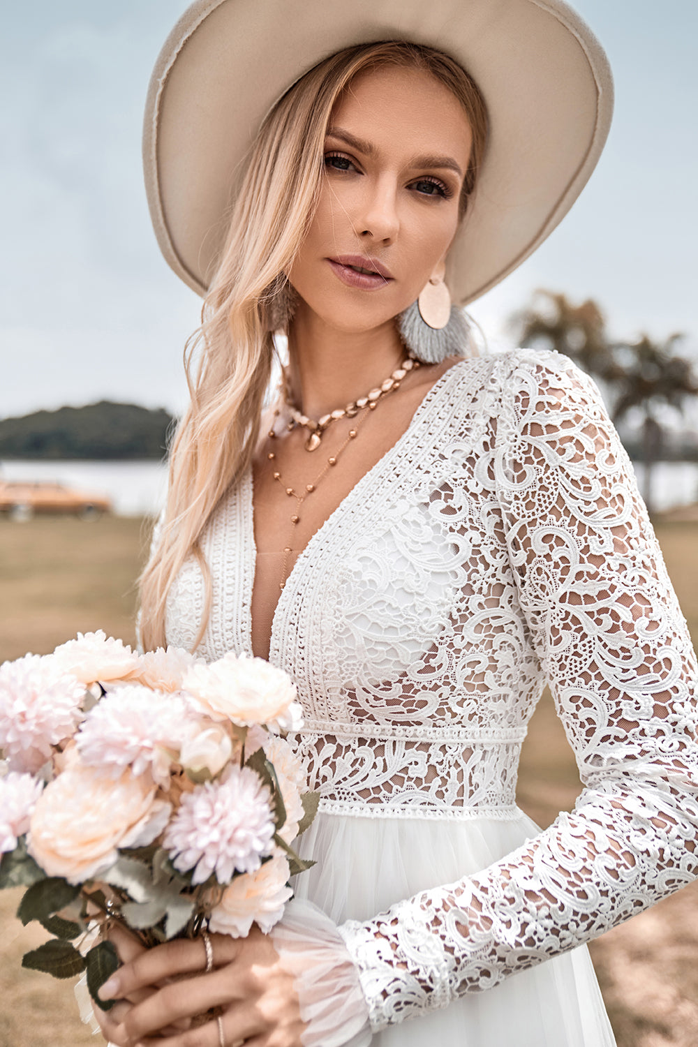 Renda mangas compridas profundo V-neck Boho vestido de noiva com backless