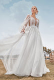 Mangas compridas Open Back Ivory Um vestido de noiva de linha com apliques