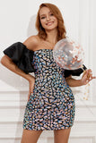 Vestido de festa azul com lantejoulas fora do ombro com mangas puff