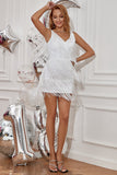Vestido de regresso a casa de sheath V Neck Branco Com Borla