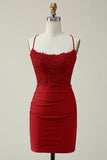 Cintas de Espaguete Vermelho Escuro Vestido Curto Com Apliques