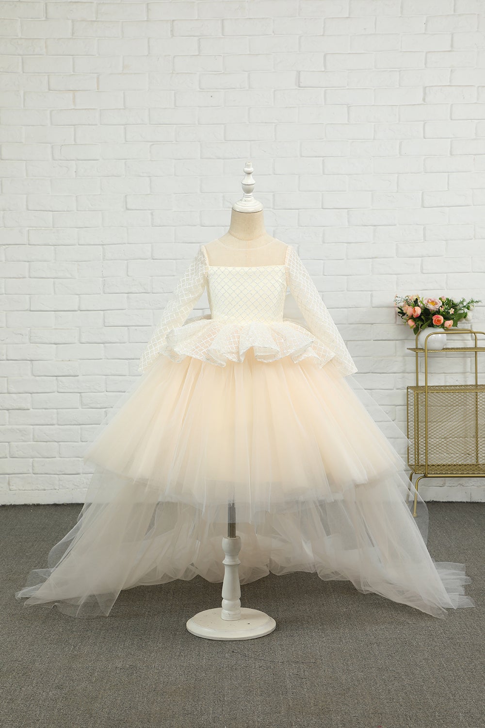 Vestido de menina flor de damasco alto-baixo com arco