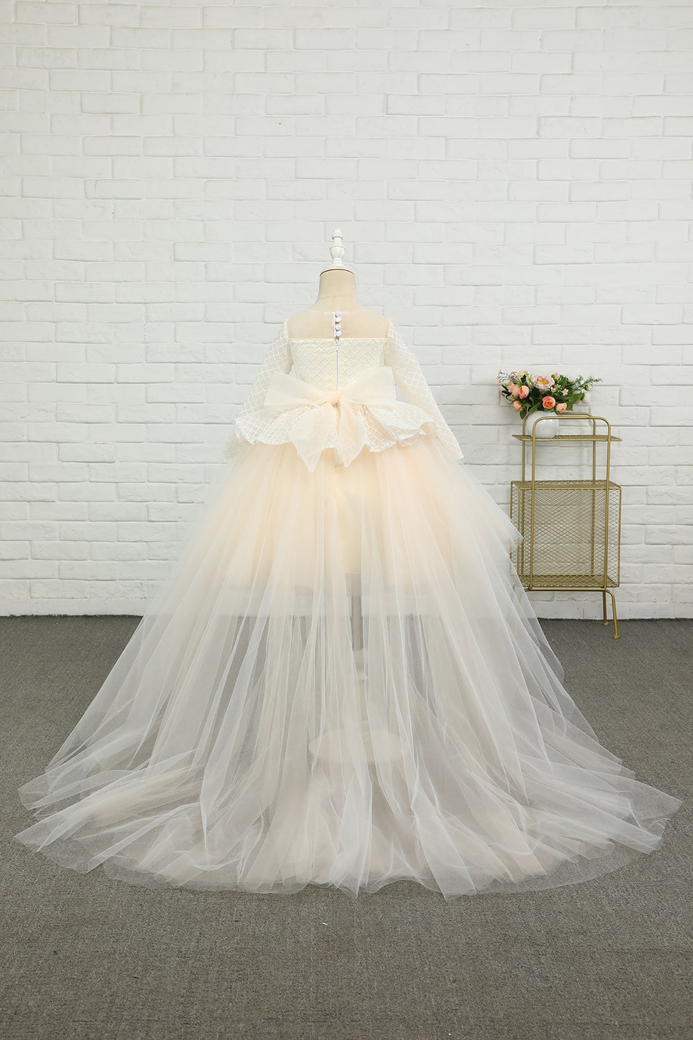 Vestido de menina flor de damasco alto-baixo com arco