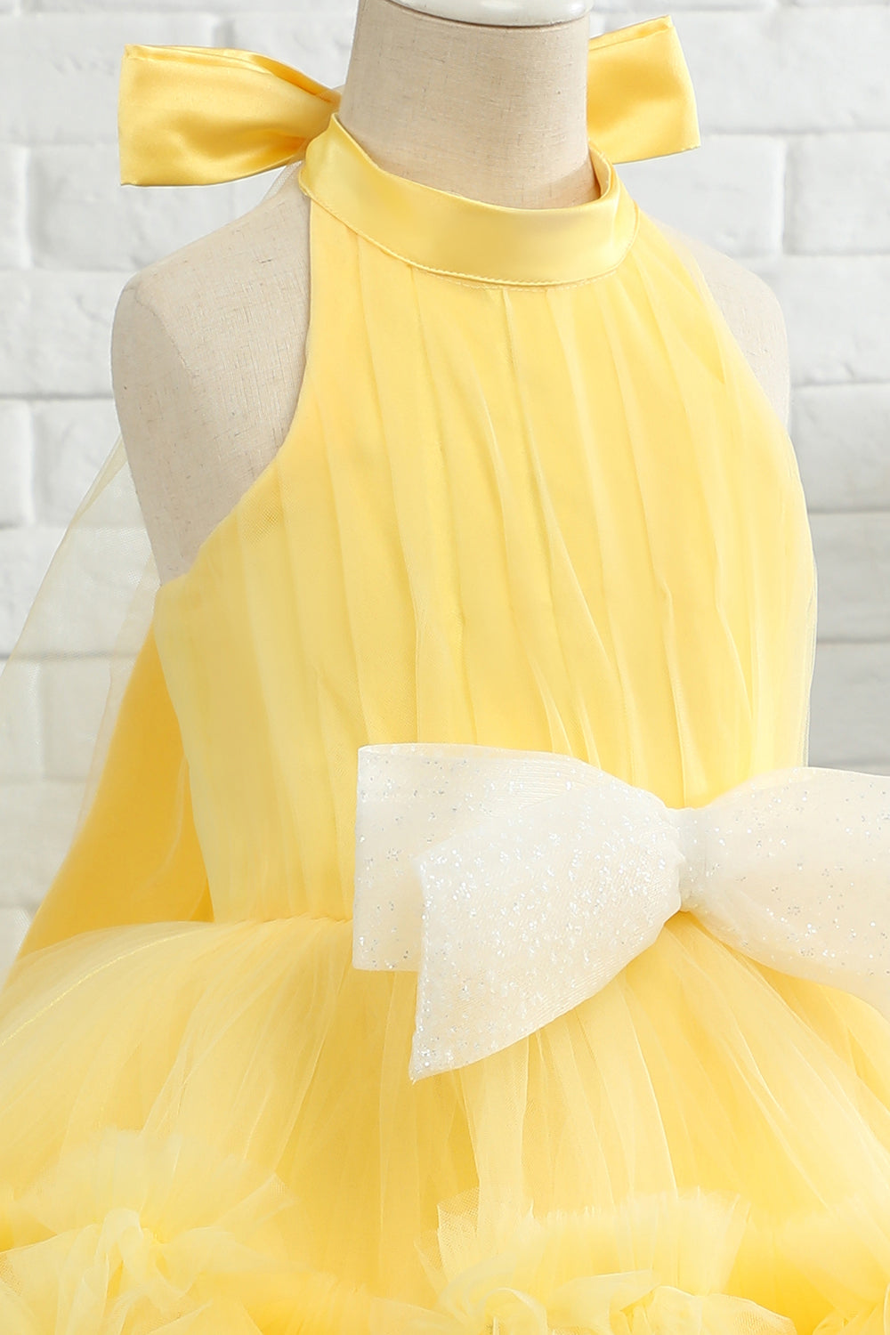 Vestido amarelo halter flor menina