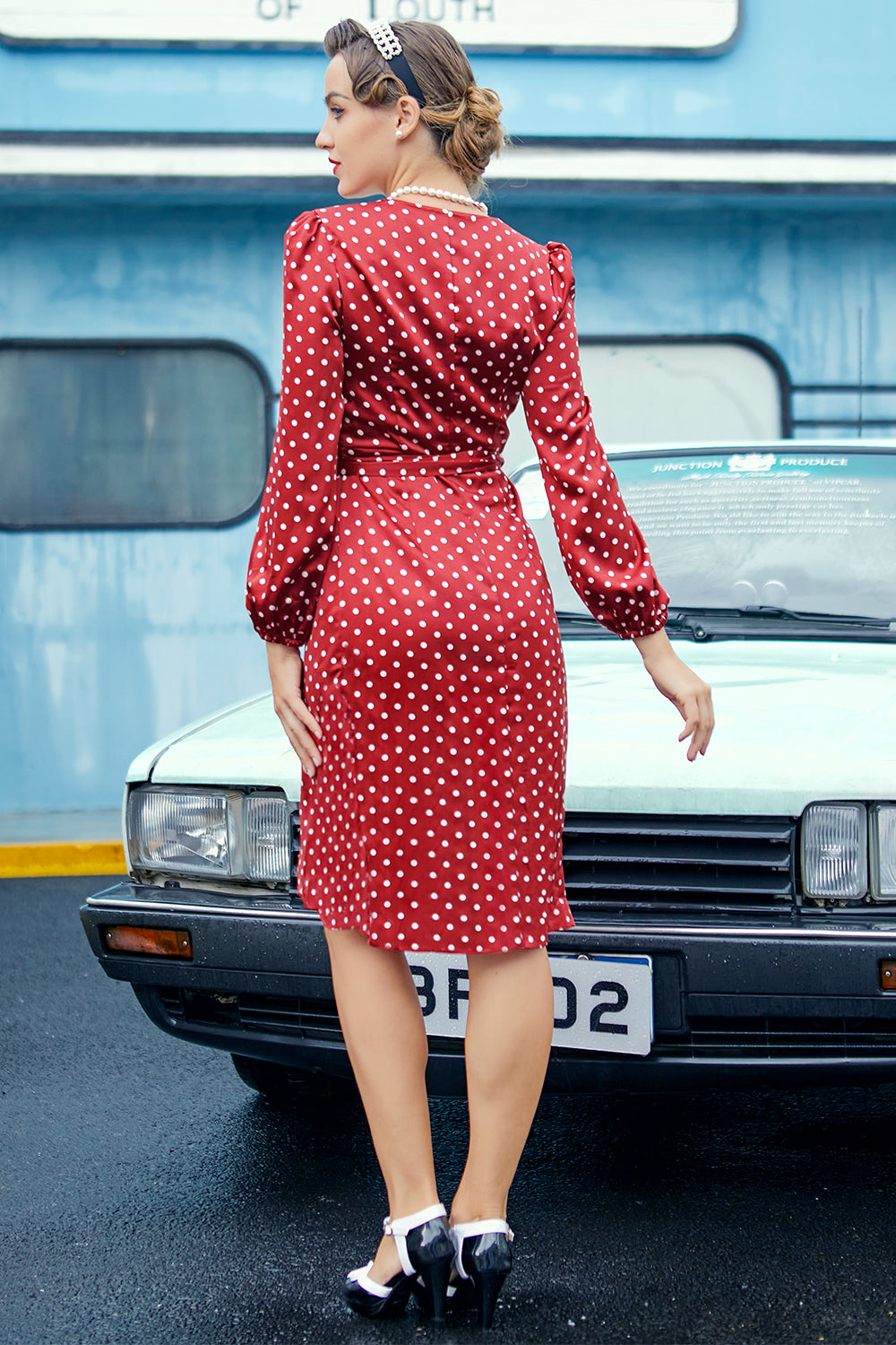 Vestido casual de bolinhas bordô