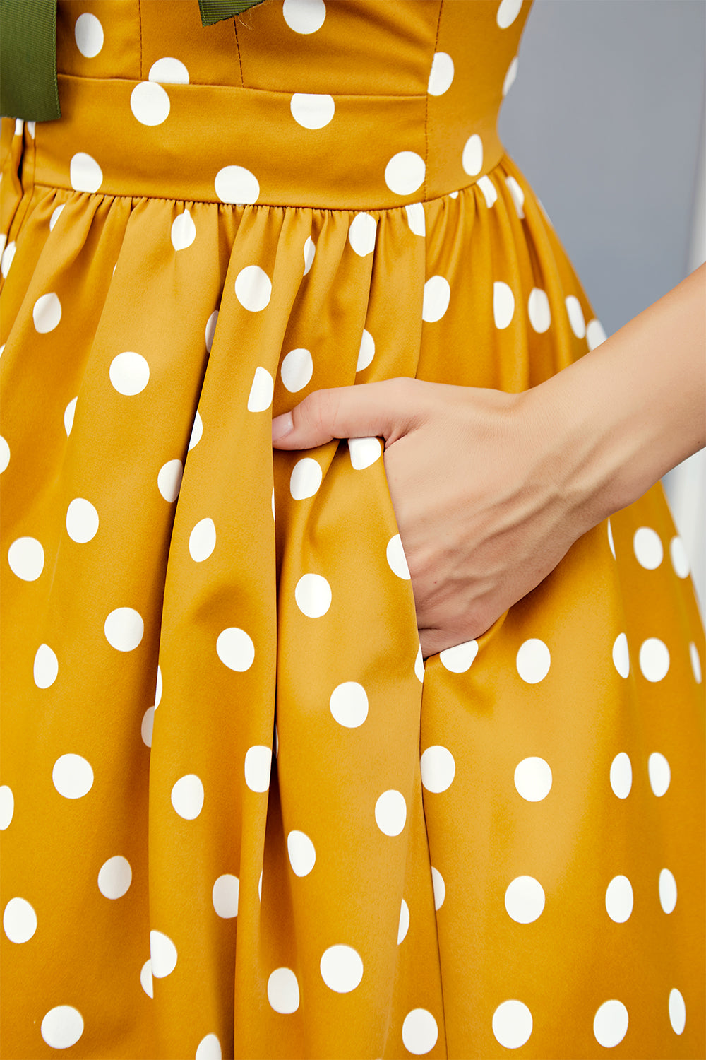 Vestido às Bolinhas Vintage